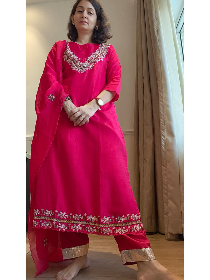 Elegant handwork suit in Dola silk