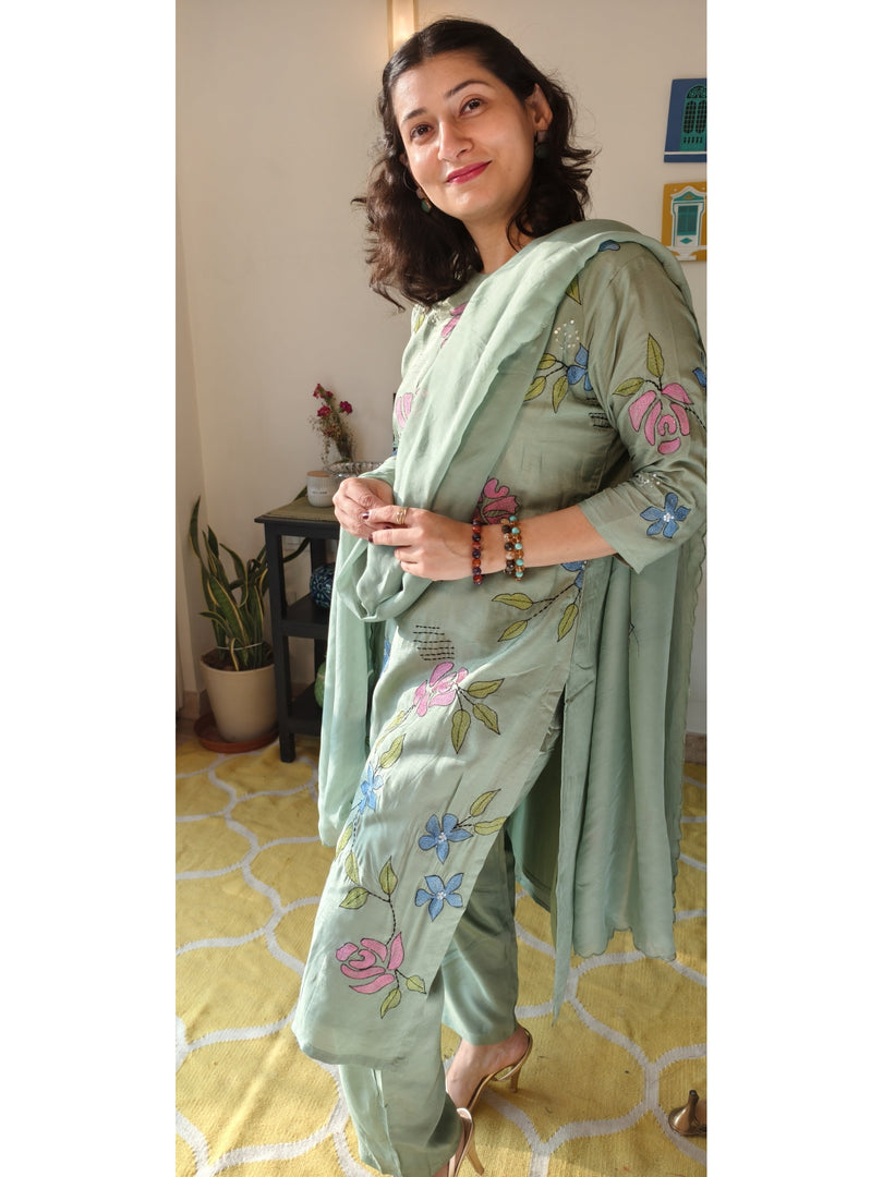 Dola silk suit with thread work