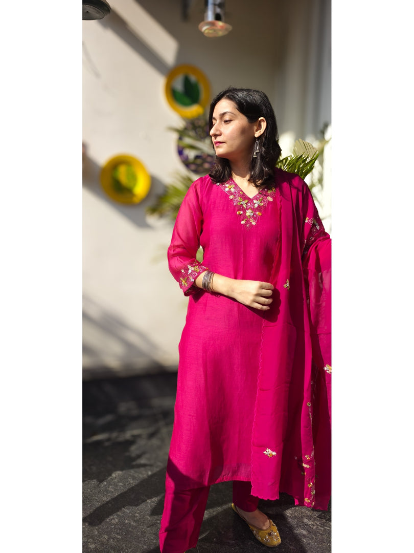 Fuchsia Mul Chanderi suit with Kantha stitch