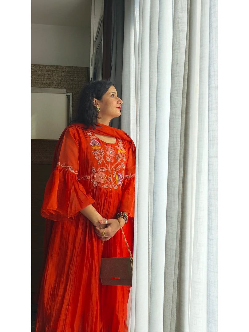 Exquisite thread work on Mul Chanderi suit